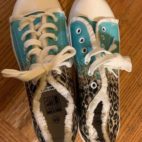 Shoes-sneakers size 8. Cheetah and turquoise blend. Fashion fringe for Spring. - Picture 5 of 5